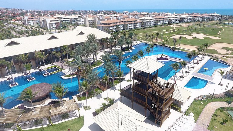 Cobertura no Golf Ville deck privativo com jacuzzi e churras